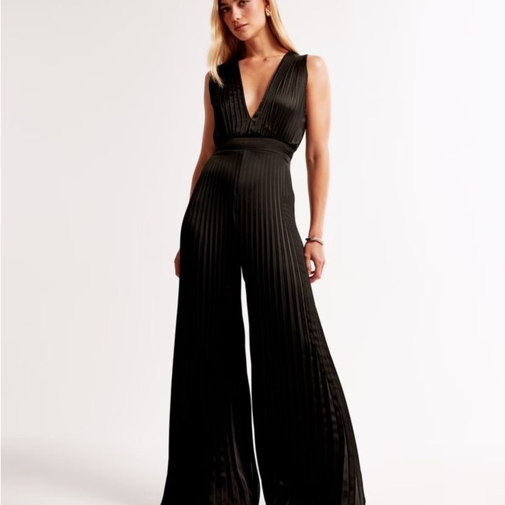 Abercrombie & Fitch Black Pleated Jumpsuit